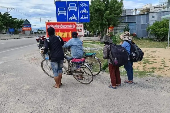 Mẹ Con Đạp Xe Về Nghệ An: Câu Chuyện Xót Xa Giữa Đại Dịch COVID-19