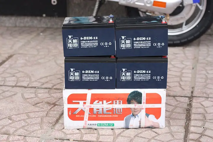 Giá Bình Ắc Quy Xe Đạp Điện Bao Nhiêu Tiền? Cập Nhật 2026