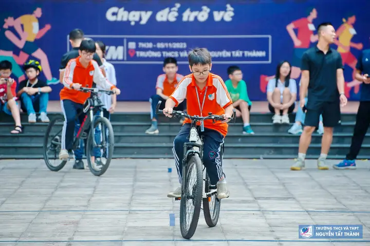Cách Đi Xe Đạp Chậm: Giữ Thăng Bằng & Kỹ Thuật Hiệu Quả Cho Mọi Đối Tượng