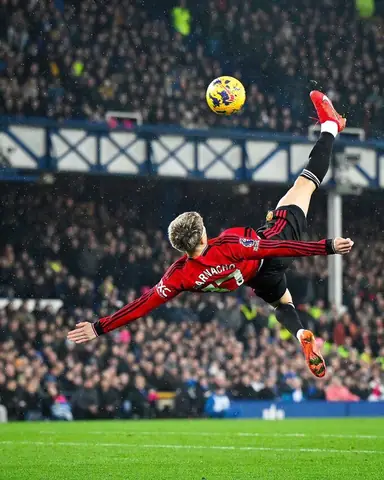 Cách Thực Hiện Cú Sút Xe Đạp Chổng Ngược FIFA Online 4: Hướng Dẫn Chi Tiết Và Mẹo Hay