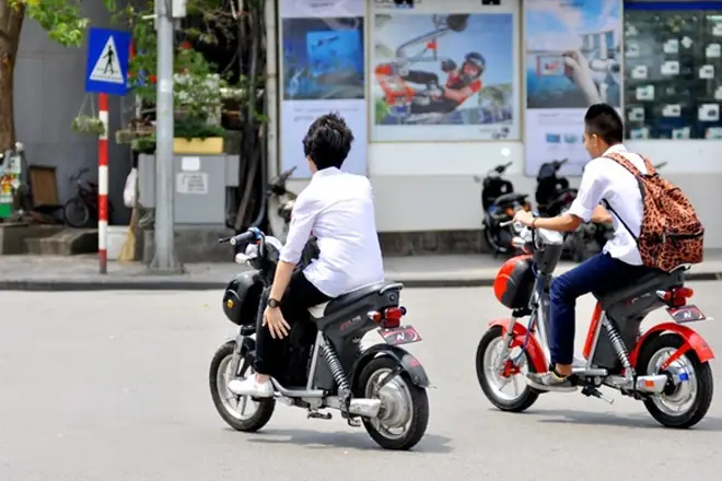 Xe Đạp Điện Không Đội Mũ Bảo Hiểm: Mức Phạt, Quy Định Và Thời Điểm Áp Dụng Từ 2025