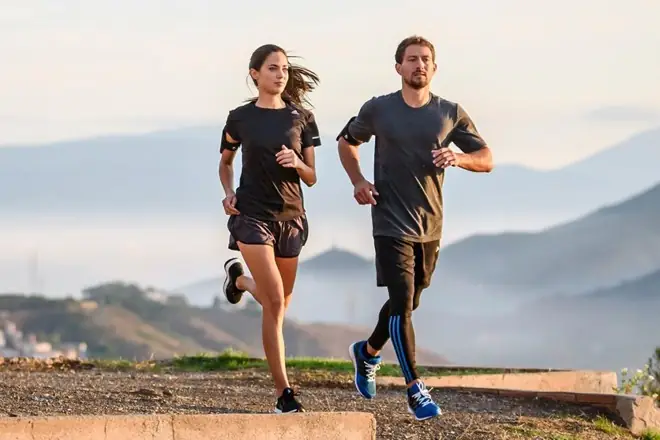 Đạp Xe Hay Chạy Bộ Tốt Hơn: So Sánh Lợi Ích Và Rủi Ro Toàn Diện