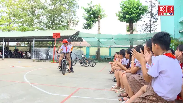 Cẩm Nang Toàn Diện: Cách Đi Xe Đạp An Toàn & Đúng Luật Giao Thông