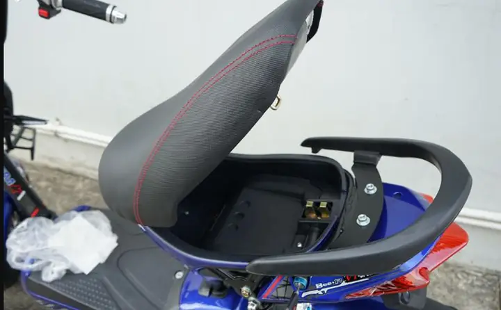 Hướng Dẫn Mở Cốp Xe Đạp Điện Chi Tiết, Nhanh Chóng Kể Cả Khi Mất Chìa Khóa Hướng Dẫn Mở Cốp Xe Đạp Điện Chi Tiết, Nhanh Chóng Kể Cả Khi Mất Chìa Khóa