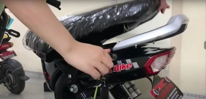 Hướng Dẫn Mở Cốp Xe Đạp Điện Chi Tiết, Nhanh Chóng Kể Cả Khi Mất Chìa Khóa Hướng Dẫn Mở Cốp Xe Đạp Điện Chi Tiết, Nhanh Chóng Kể Cả Khi Mất Chìa Khóa