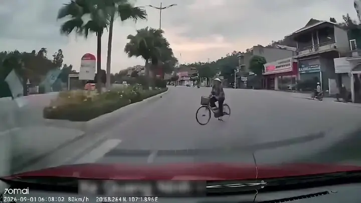 Tại Sao Xe Đạp Vẫn Tiếp Tục Chuyển Động Khi Ngừng Đạp Trên Đường Nằm Ngang? Tại Sao Xe Đạp Vẫn Tiếp Tục Chuyển Động Khi Ngừng Đạp Trên Đường Nằm Ngang?