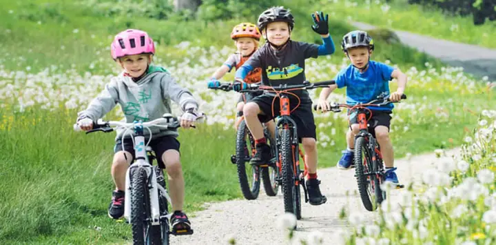 Mũ Bảo Hiểm Xe Đạp Trẻ Em: Hướng Dẫn Chọn Mua An Toàn & Thoải Mái Cho Bé