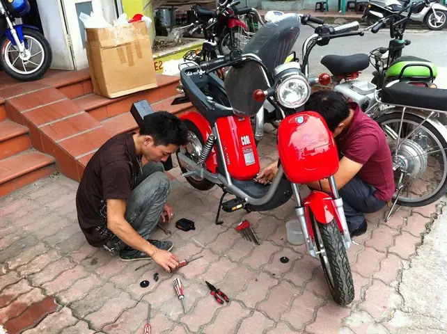 Sửa Xe Đạp Điện: Hướng Dẫn Khắc Phục Sự Cố & Tìm Dịch Vụ Uy Tín Tại Nhà