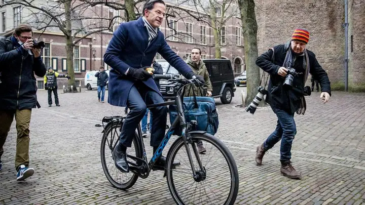Thủ Tướng Hà Lan Mark Rutte: Hành Trình Xe Đạp Đi Làm Và Những Câu Chuyện Thú Vị