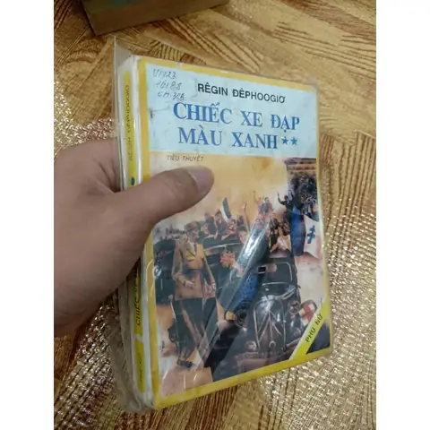Tiểu Thuyết "chiếc Xe Đạp Màu Xanh": Khám Phá Tác Phẩm Kinh Điển Của Régine Deforges Tiểu Thuyết "chiếc Xe Đạp Màu Xanh": Khám Phá Tác Phẩm Kinh Điển Của Régine Deforges