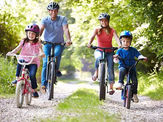 Vai Trò Đa Diện Của Xe Đạp: Từ Sức Khỏe Đến Cuộc Sống