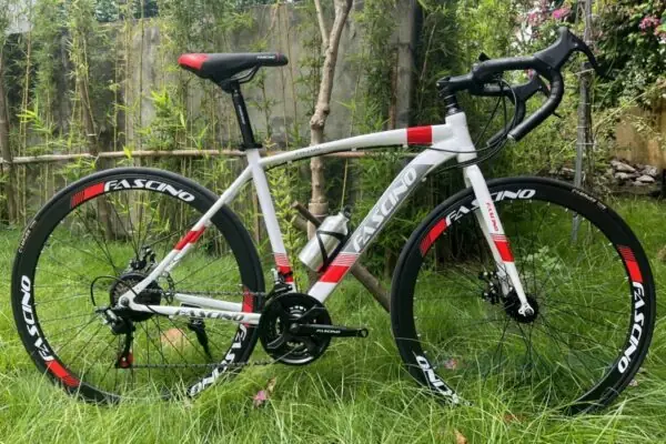 Xe Đạp Cuộc Thể Thao: Hướng Dẫn Chi Tiết & Kinh Nghiệm Chọn Mua Road Bike Xe Đạp Cuộc Thể Thao: Hướng Dẫn Chi Tiết & Kinh Nghiệm Chọn Mua Road Bike