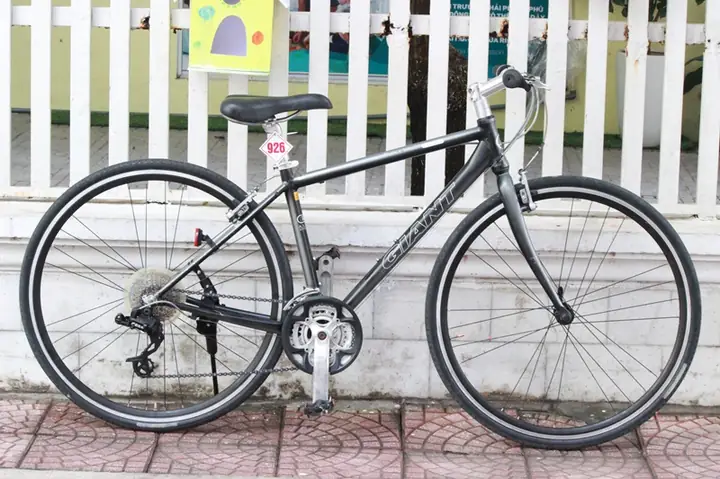 Xe Đạp Giant Escape R3: Đánh Giá Chi Tiết, Thông Số Kỹ Thuật & Kinh Nghiệm Mua Hàng