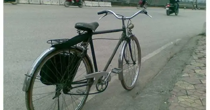 Xe Đạp Thời Bao Cấp: Ký Ức "báu Vật" Và Câu Chuyện Vượt Khó Của Một Thời