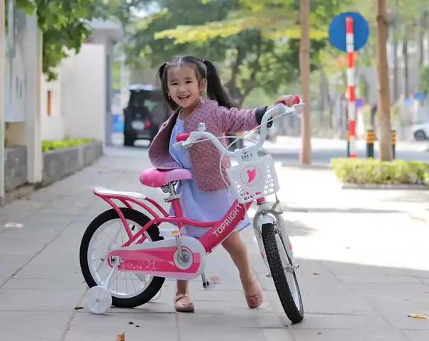 Xe Đạp Trẻ Em Việt Nam: Chọn Mua Xe Đạp An Toàn, Bền Đẹp Cho Bé Theo Độ Tuổi