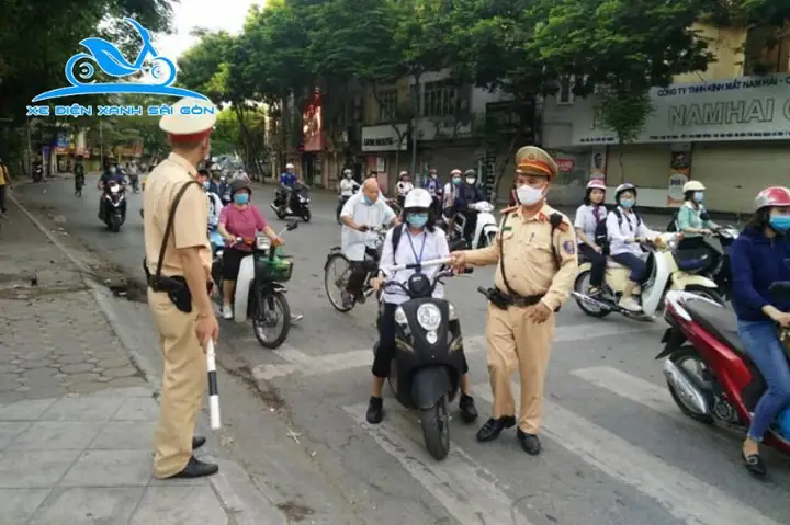 Xe Đạp Vượt Đèn Đỏ Phạt Bao Nhiêu Tiền Theo Nghị Định Mới?