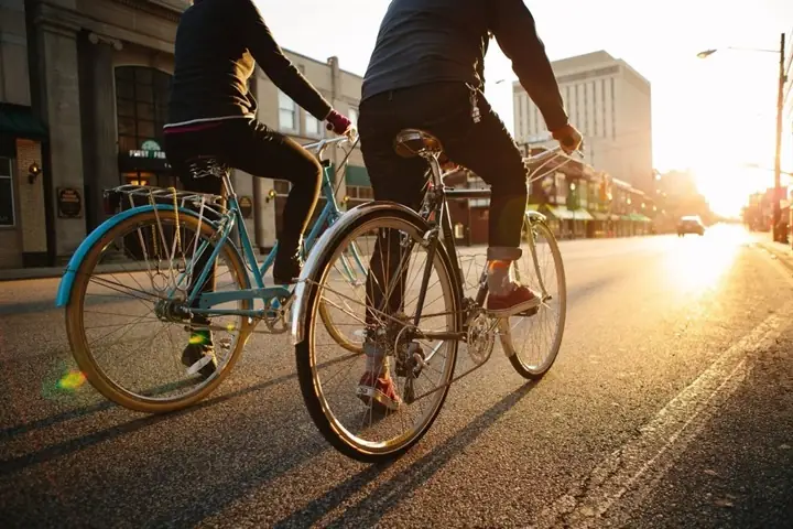 Nắm Rõ Quy Định Giao Thông Bắt Buộc Cho Người Đi Xe Đạp Tại Việt Nam