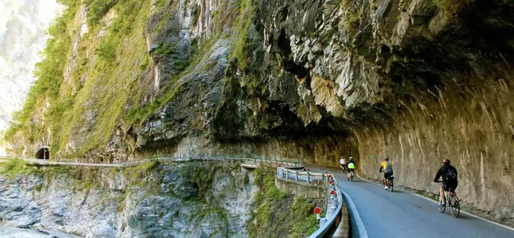 Xe Đạp Đi Đường Dài: Các Mẫu Touring Và Đường Phố Đáng Mua Nhất Cho Chuyến Phượt Xa