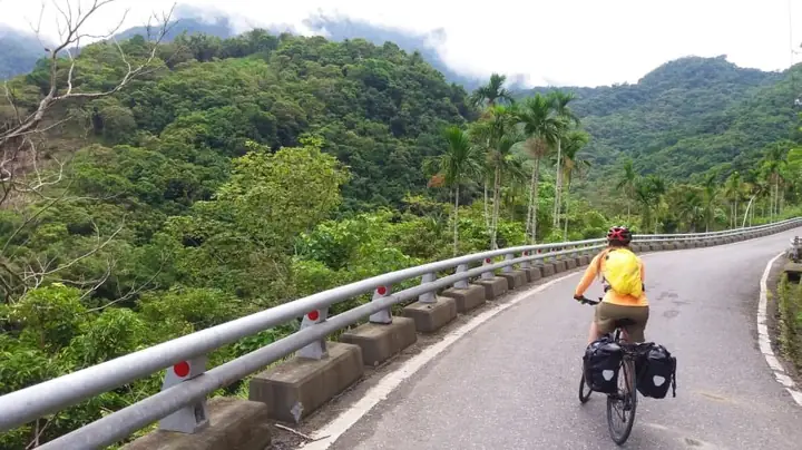 Xe Đạp Đi Đường Dài: Các Mẫu Touring Và Đường Phố Đáng Mua Nhất Cho Chuyến Phượt Xa